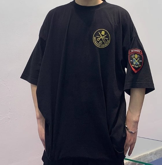 VETEMENTS ヴェトモン トップス Tシャツ メンズ シンプル ユニセックス カジュアル ブラック M_画像9