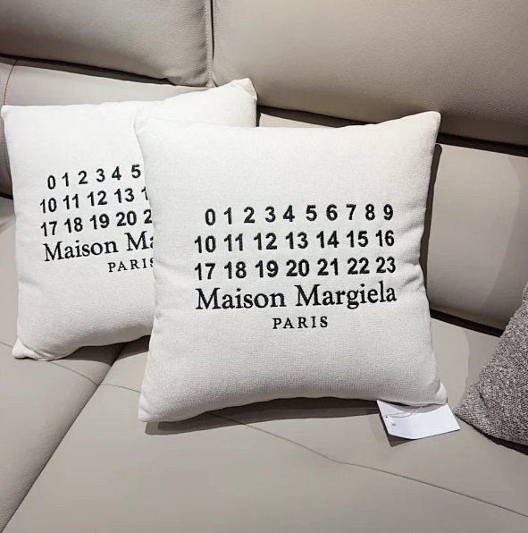 Maison Margiela メゾン マルジェラ 枕 抱き枕 シンプル インテリア ２点セット ホワイトの画像1