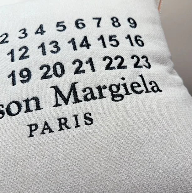 Maison Margiela メゾン マルジェラ 枕 抱き枕 シンプル インテリア ２点セット ホワイトの画像8