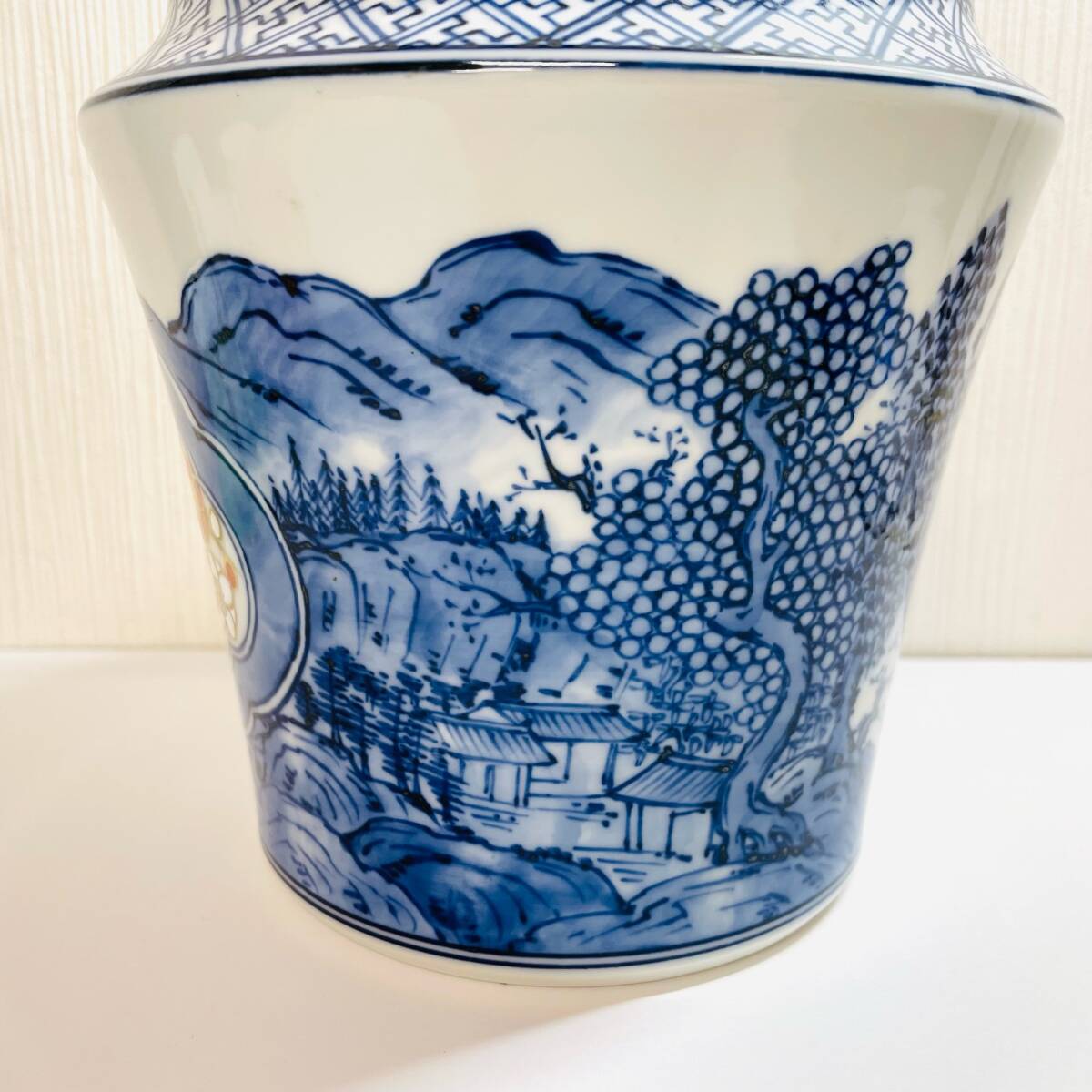 C-69812I 【美品】 京焼 染付 彩絵水指 平安 景雲 竹 梅 菊 茶道具 茶器 蓋付 在銘 箱無し 古美術 工芸品 時代物 骨董品 焼き物 _画像4