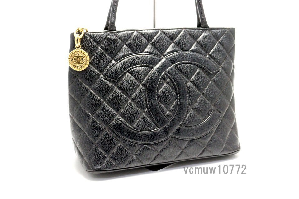 希少美中古■CHANEL 6番台 キャビアスキン マトラッセ デカココ レザー トートバッグ シャネル■0502eu1842339の画像4