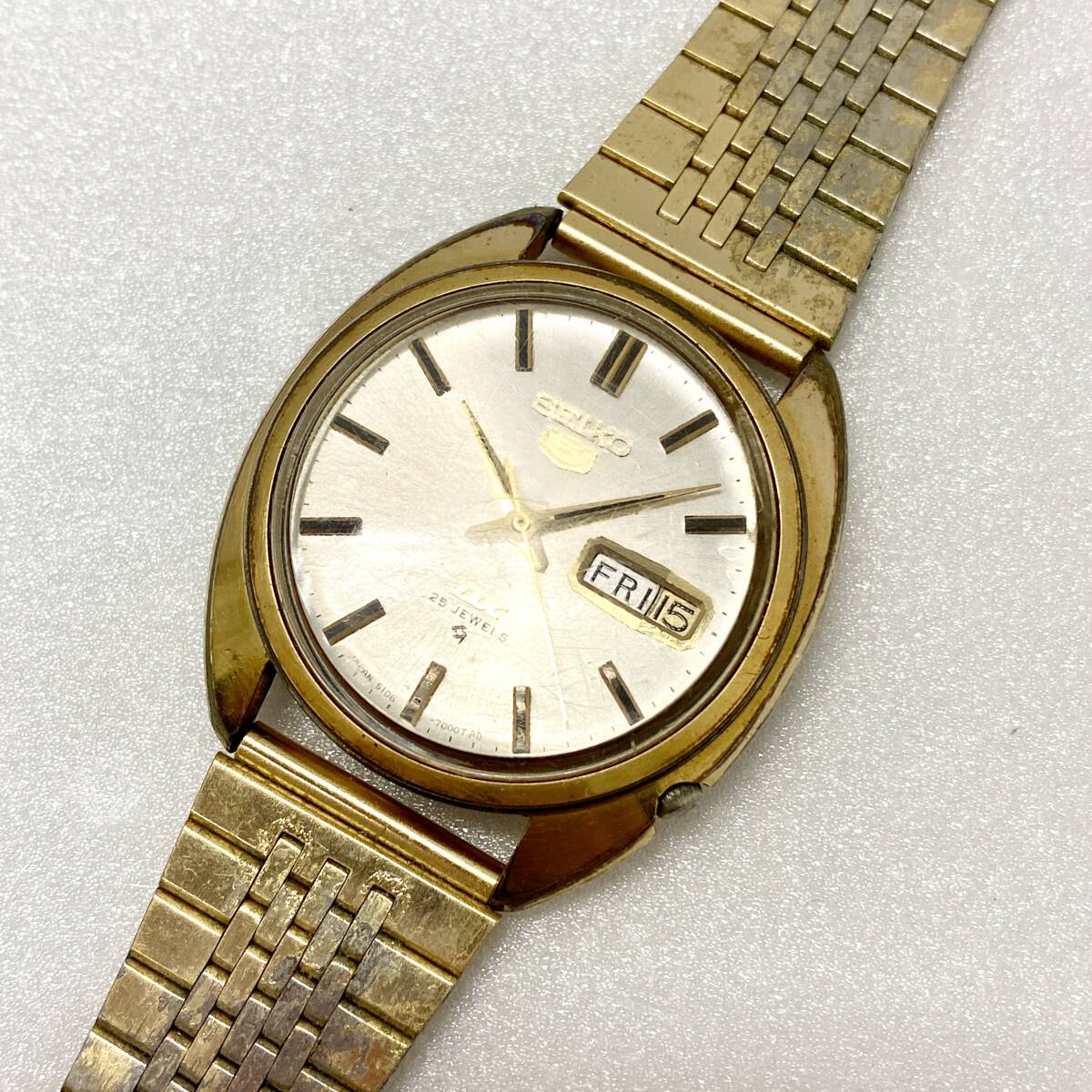 【稼動品】 SEIKO セイコー5 6106-7000 DX 25石 自動巻き 社外ベルト デイデイト オートマチック 25JEWELE メンズ ゴールドカラー 中古品_画像1