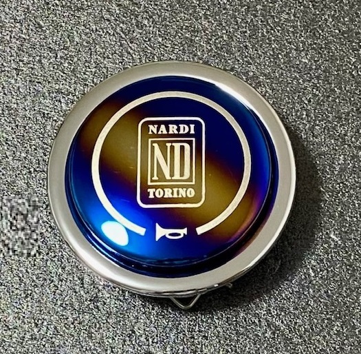 ナルディ ホーンボタン NARDI チタンカラー 虹色 クラクションボタン 内装品 ［0518]