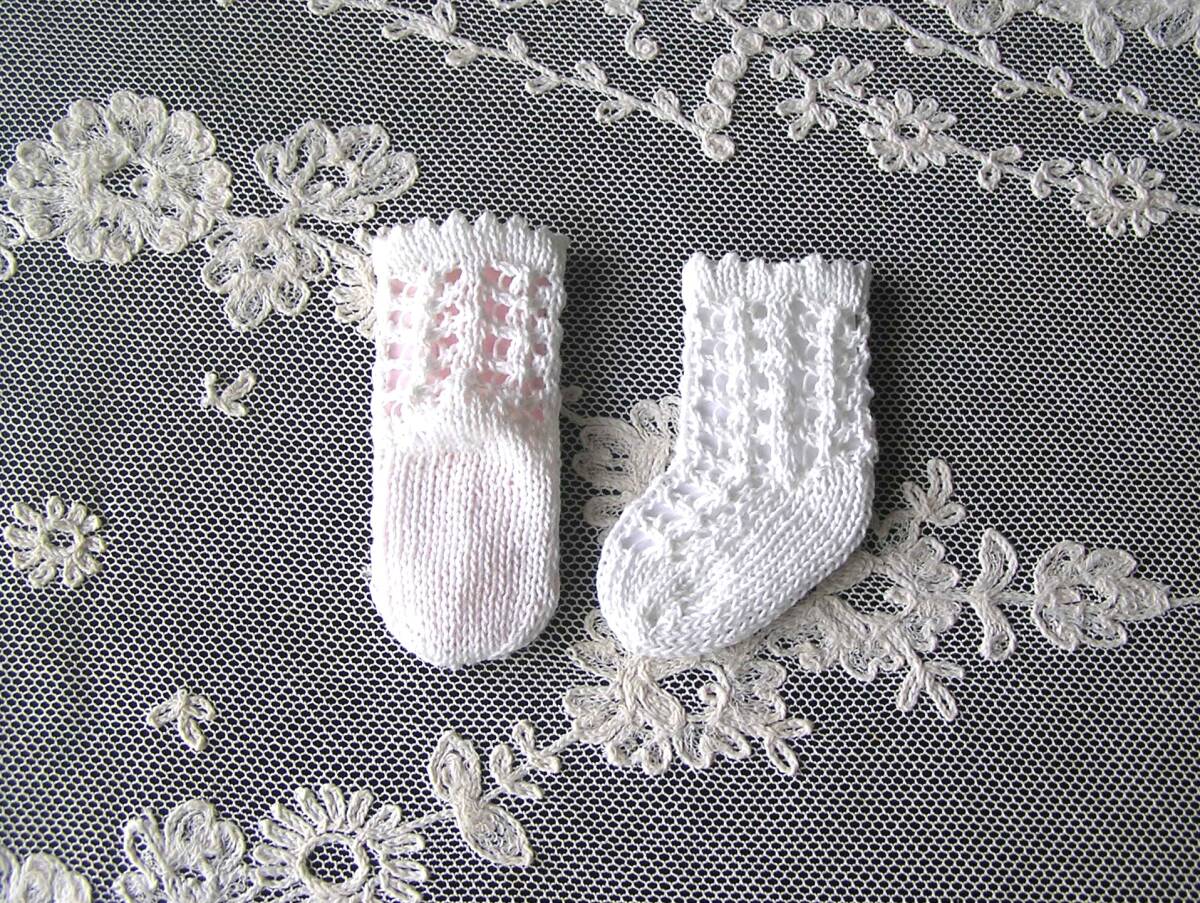  hand-knitted cotton socks * eggshell white 4cm+