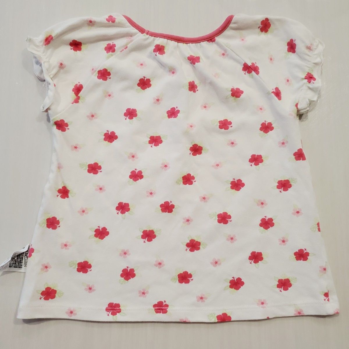 ユニクロ　半袖パジャマ　花柄Tシャツ　カットソー　夏服　女の子