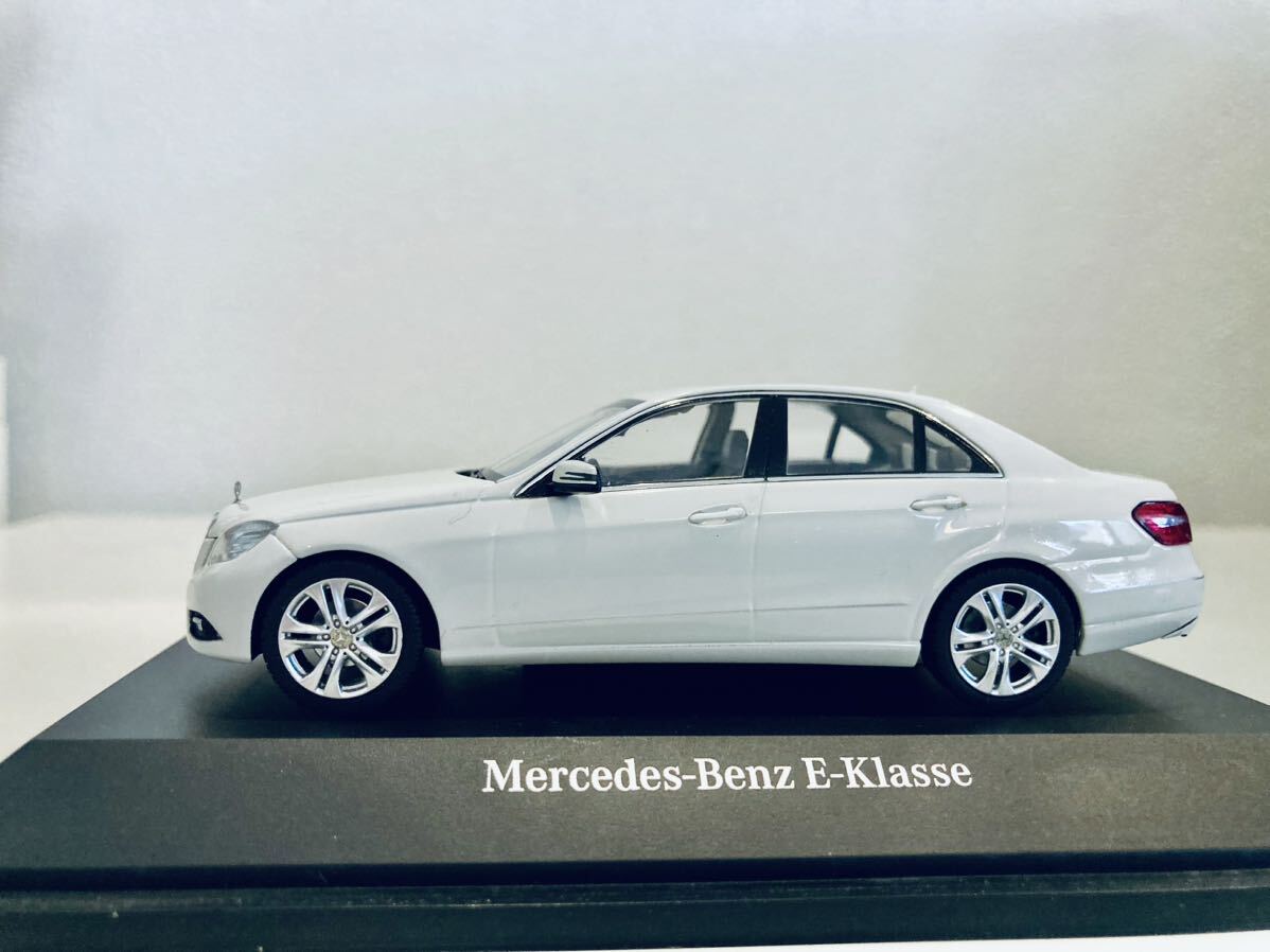 【送料無料】1/43 Mercedes Benz特注 メルセデス ベンツ Eクラス (W212) 2009 White_画像5