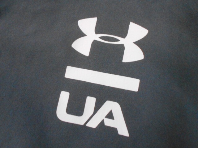 70 送60サ 0522$D14 UNDER ARMOUR アンダーアーマー TRNG DVSN UAサマーウーブン 半袖ジップジャケット 1331584 ブラック サイズXXL 中古品_画像3