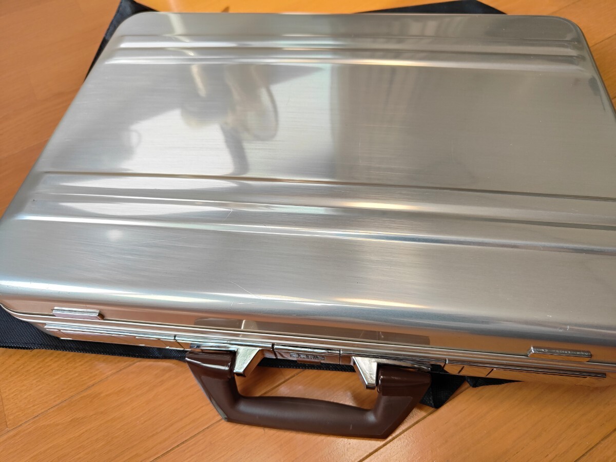 希少な美品 高級1988年製ゼロハリバートンエグゼクティブ3A-PG 希少な美品 高級1988年製ゼロハリバートンエグゼクティブ3A-PG