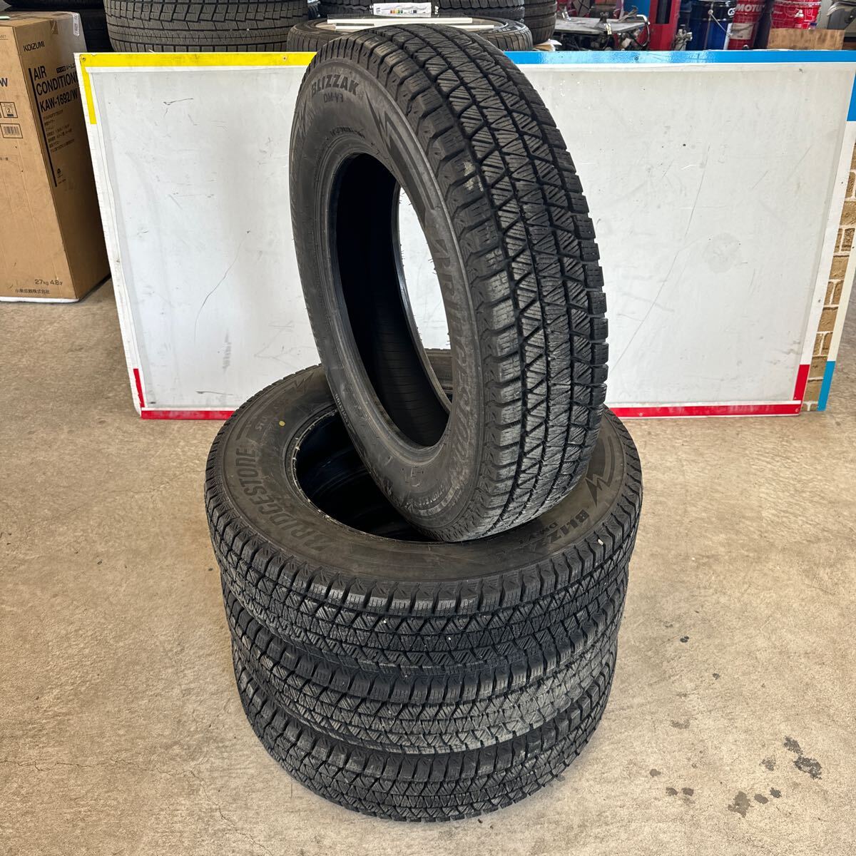 ☆ブリヂストン ブリザック BRIDGESTONE BLIZZAK DM-V3 175/80R16 2019年製 ジムニー 4本セット 札幌 深溝☆_画像1