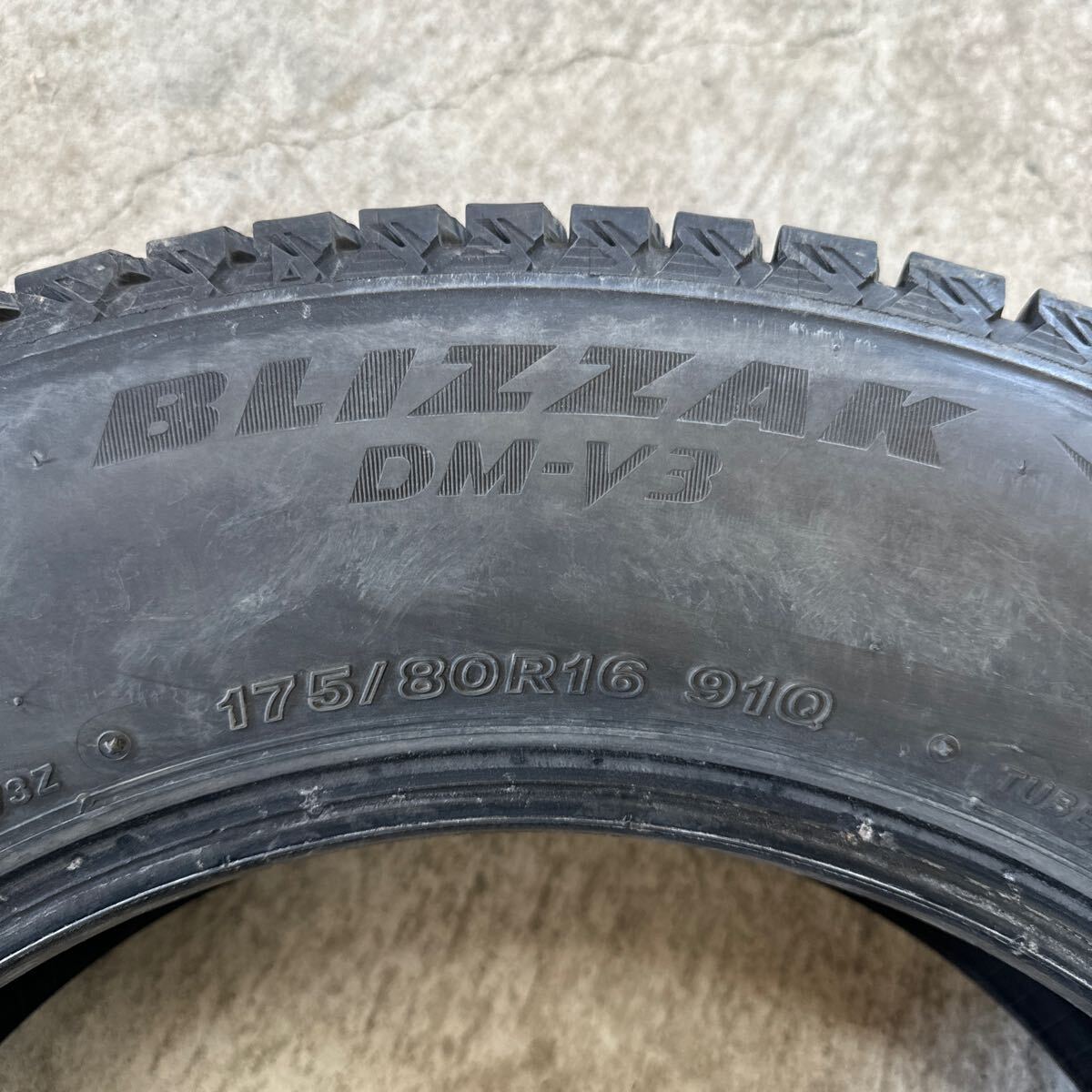 ☆ブリヂストン ブリザック BRIDGESTONE BLIZZAK DM-V3 175/80R16 2019年製 ジムニー 4本セット 札幌 深溝☆_画像7