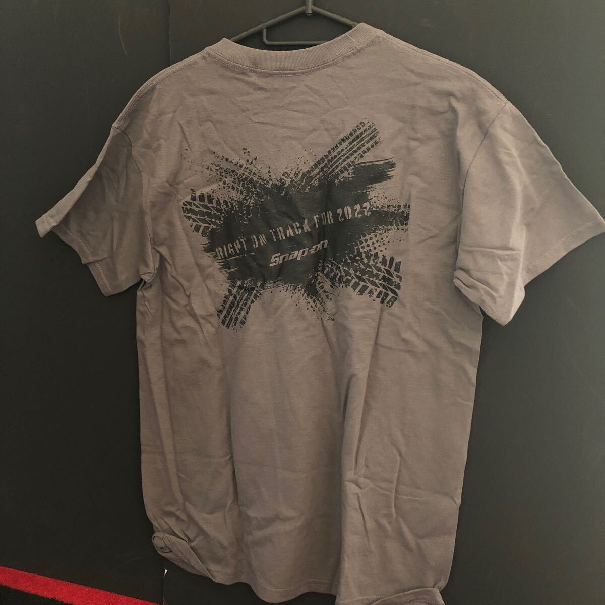 スナップオン　半袖Tシャツ 限定　アメリカン　サイズM Snap-on 新品　グレー_画像2
