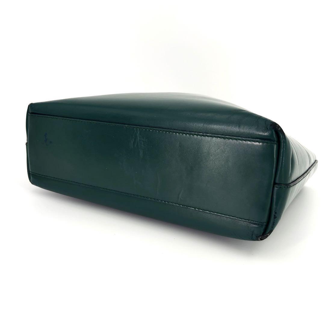 希少】PRADA プラダ トートバッグ カーフレザー ロゴ 緑 希少】PRADA プラダ トートバッグ カーフレザー ロゴ 緑