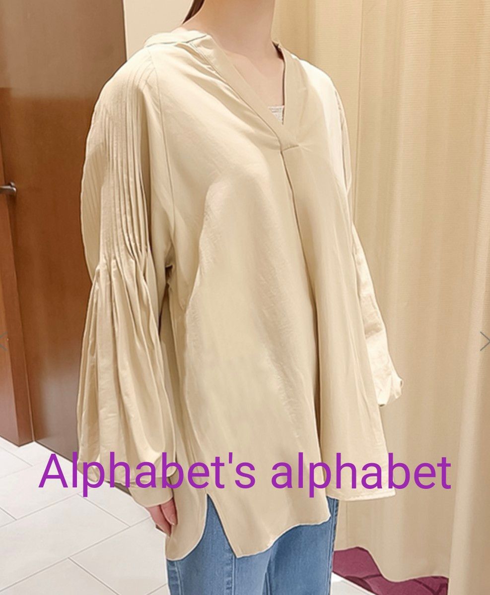Alphabet's alphabet　スキッパーブラウス
