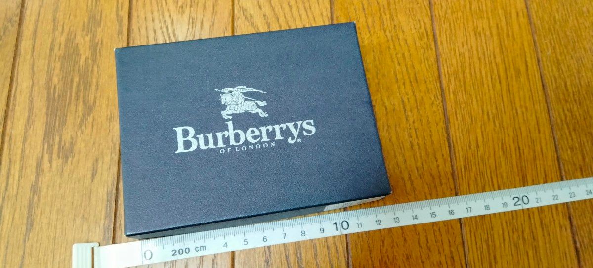 BURBERRYの箱　バーバリー　キーケース　小銭入れ　定期入れ　パスケース　名刺入れ