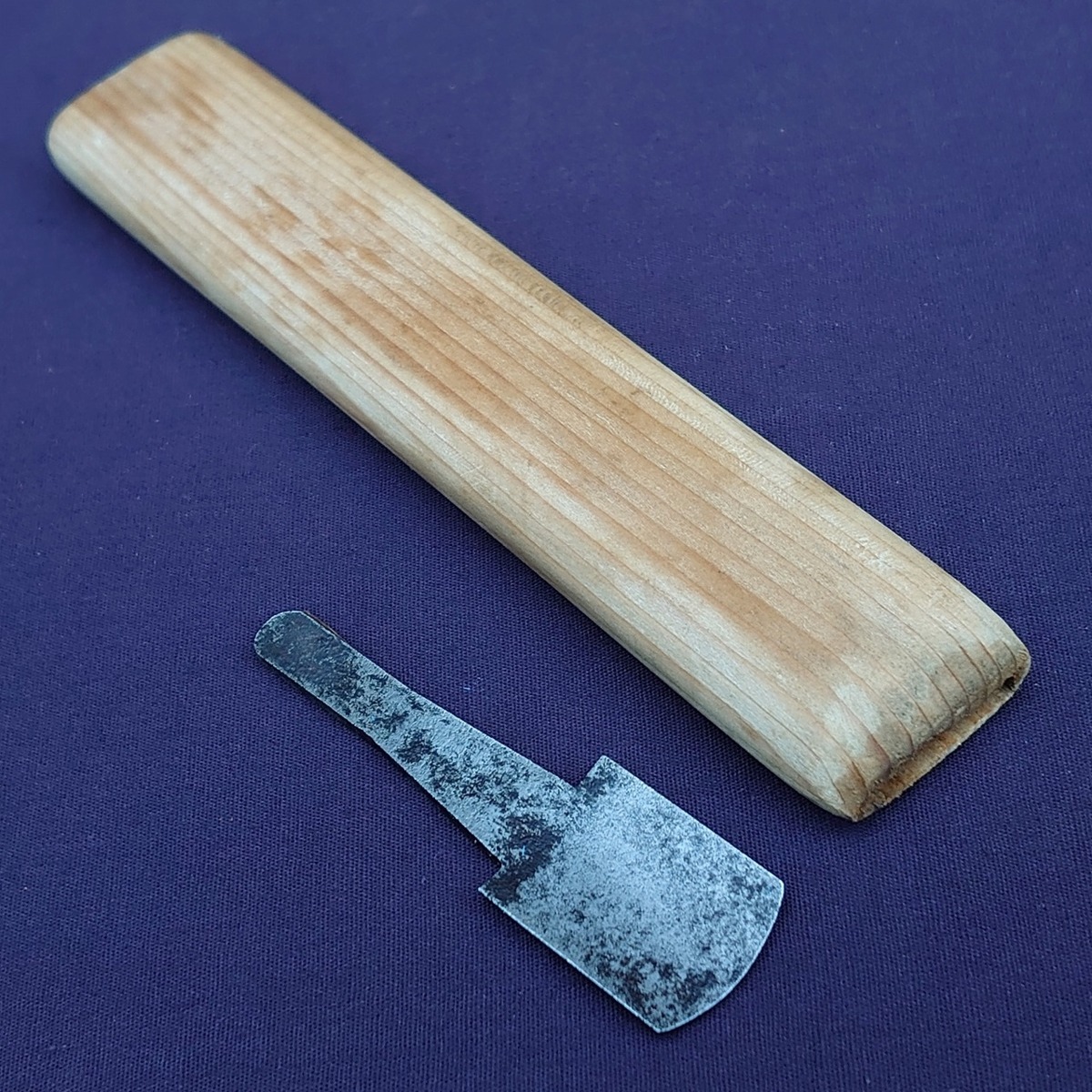 彫刻刀 平丸刀 18㎜ 全長約155㎜ 木工 細工用 工具 刃物 【5305】_画像1