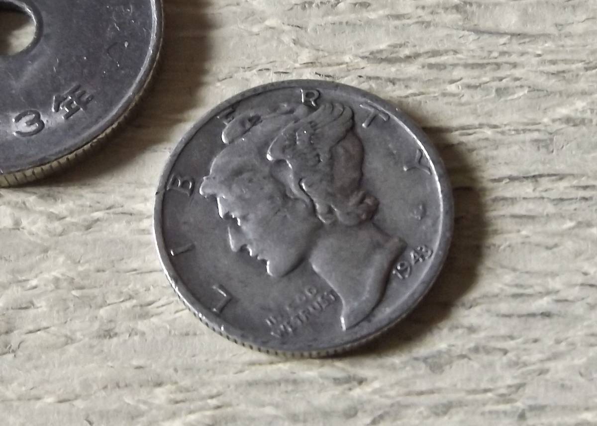 銀貨です　1943年　マーキュリー　ダイム　10セント　D刻印　送料無料（9222）シルバー900　USA貨幣　アメリカ コイン　ドル　硬貨　　_画像2