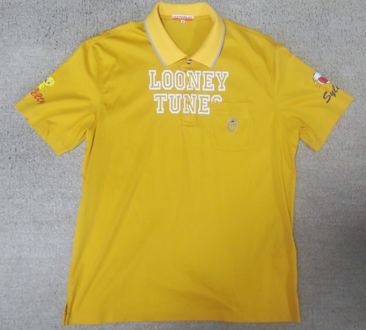 * almost unused * super lovely *CASTELBAJAC Castelbajac ×LOONEY TUNES collaboration polo-shirt with short sleeves size 50(XL rank ) mountain blow color Golf wear made in Japan 
