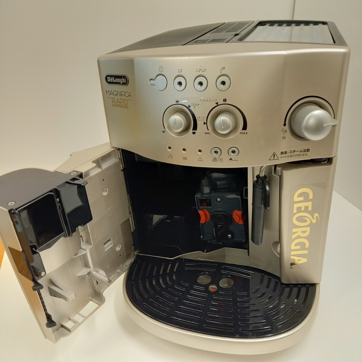 【通電確認】DeLonghi デロンギ エスプレッソマシン 全自動 コーヒー マシン マグニフィカ ラピッド カプチーノ ESAM1100DJ_画像2