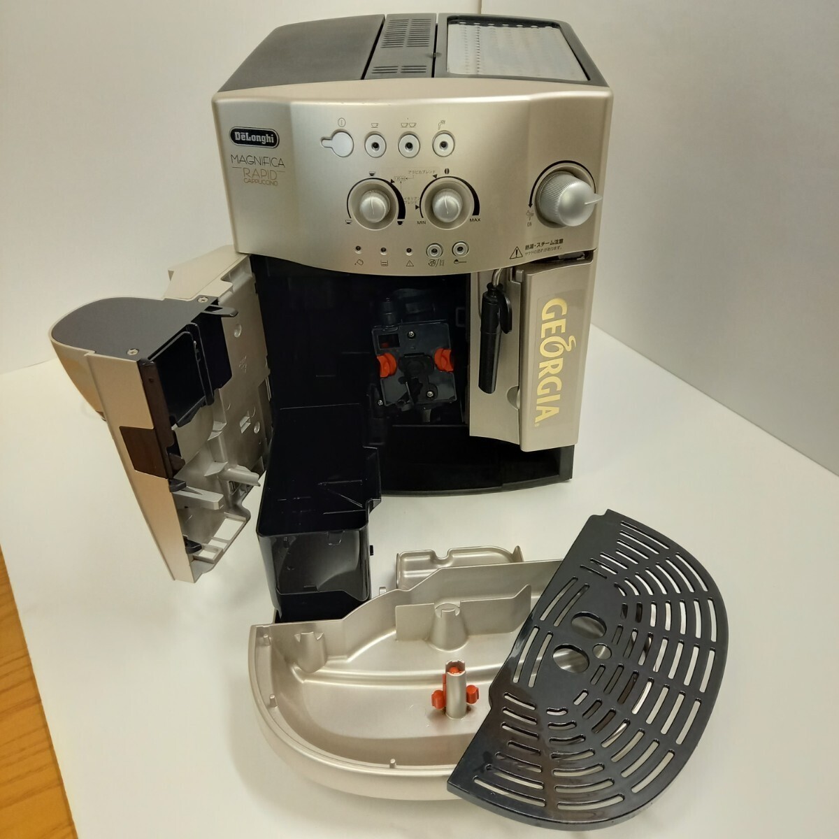 【通電確認】DeLonghi デロンギ エスプレッソマシン 全自動 コーヒー マシン マグニフィカ ラピッド カプチーノ ESAM1100DJ_画像3