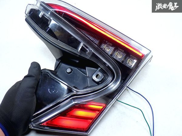 点灯OK トヨタ 純正 ZYX10 NGX10 NGX50 C-HR 前期 LED テール レンズ テール ランプ 右 右側 運転席側 内側 KOITO 10-105 打刻3 即納 棚P-3_画像7