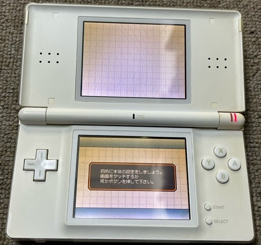 １円スタート Nintendo 任天堂 ニンテンドー DS Lite 本体 USG-001 ホワイト タッチペン付き 通電確認済 初期化済  現状品 中古の画像1