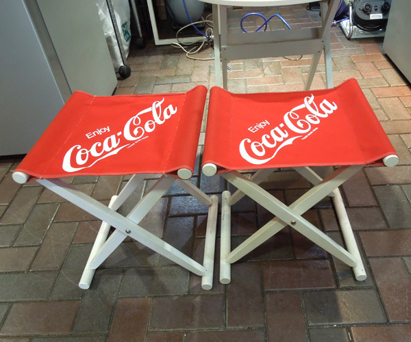 コカコーラ テーブル+椅子二脚 - 家具 コカコーラ テーブル+椅子二脚 - 家具