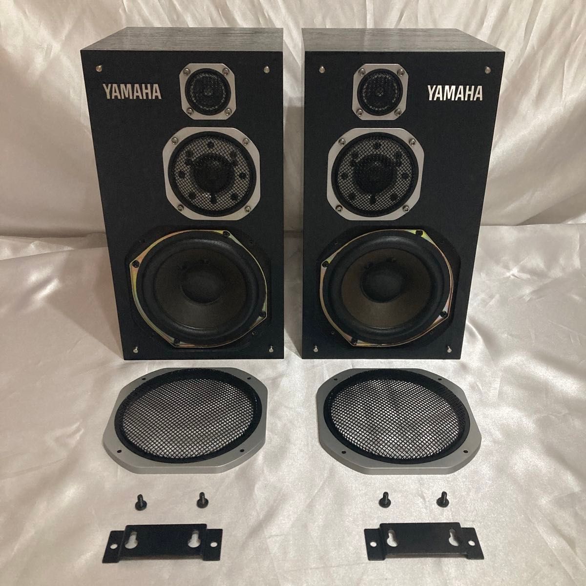 美品 モニタースピーカー ヤマハ NS 1000MM ミニ 3ウェイ 左右 美品 モニタースピーカー ヤマハ NS 1000MM ミニ 3ウェイ 左右