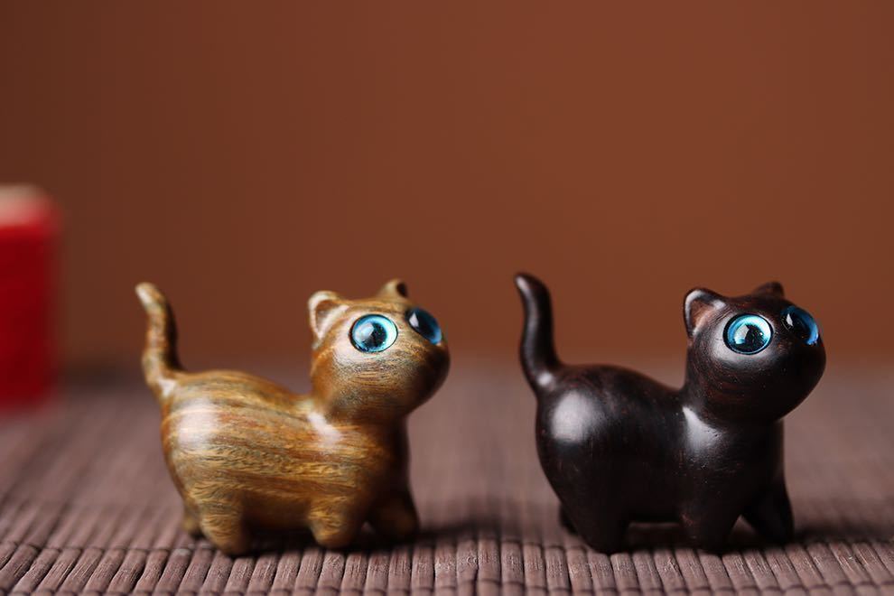 2 pcs set tree carving cat green . ebony desk decoration ornament bell attaching gift box attaching 