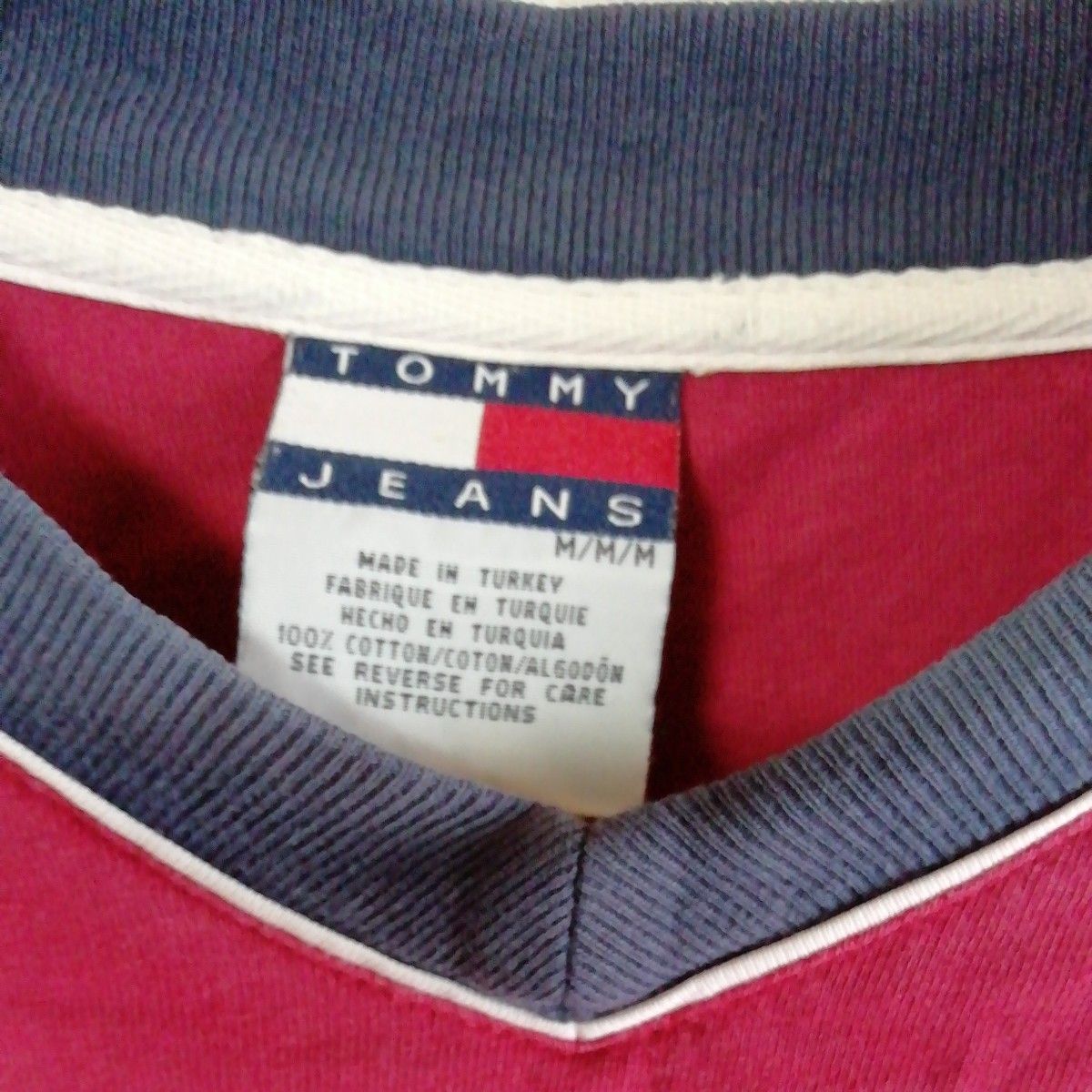 【USED】Tシャツ　トミーヒルフィガー　TOMMY JEANS／TOMMY HILFIGER　М表記→LL相当　Vネック　半袖