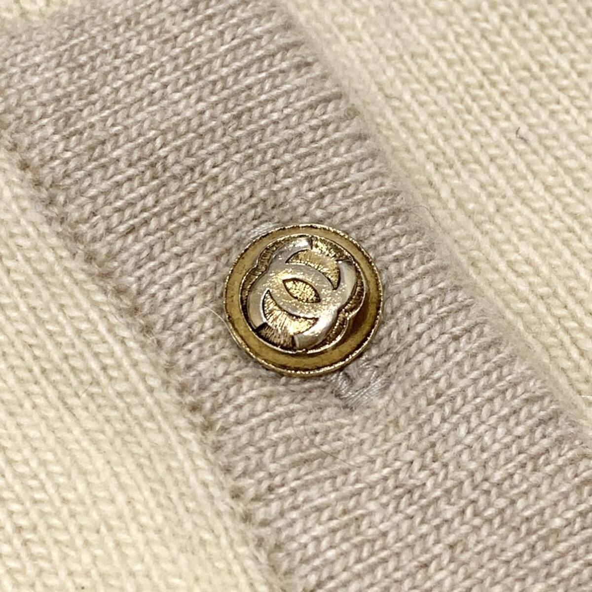  superior article regular goods CHANEL Chanel Vintage here Mark CC Logo gold button embroidery cardigan knitted sweater cashmere pocket bai color 