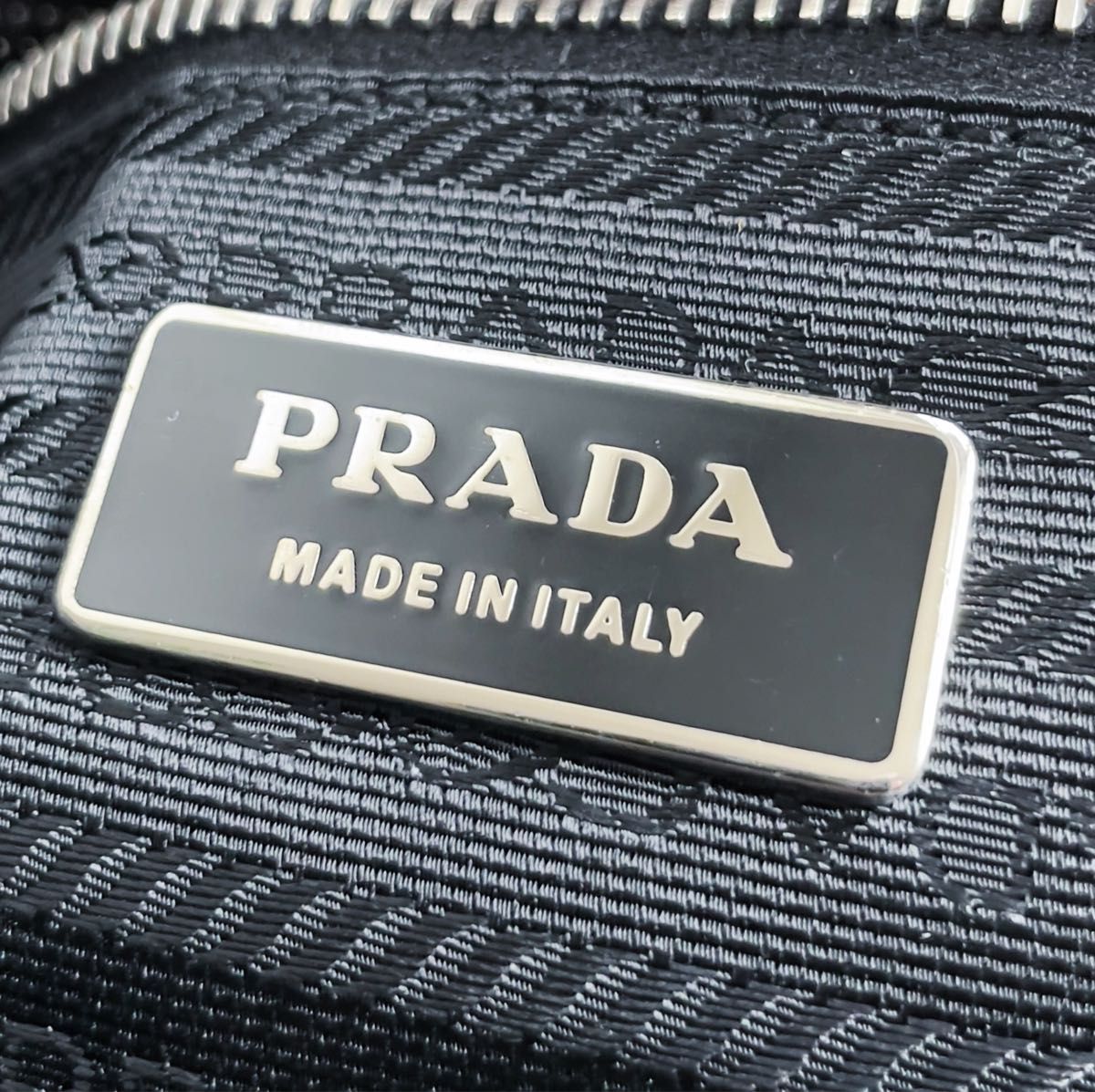 【PRADA】プラダ レザーショルダーバッグ