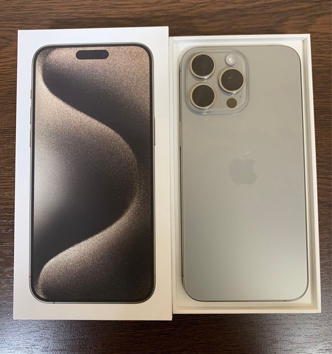新品同様・充放電回数4回・100% iPhone15 Pro Max ナチュラル 新品同様・充放電回数4回・100% iPhone15 Pro Max ナチュラル