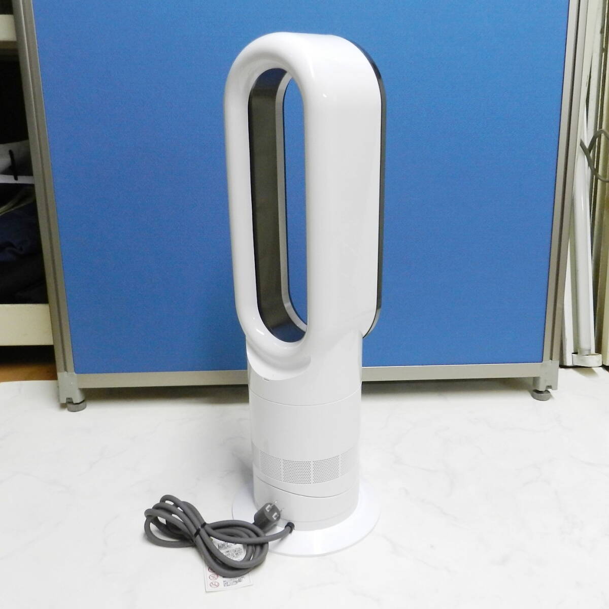 ■ dyson Hot&Cool ダイソン ホット&クール AM09 2023年製 ホワイト 扇風機 動作確認済み リモコン付 USED品！_画像4