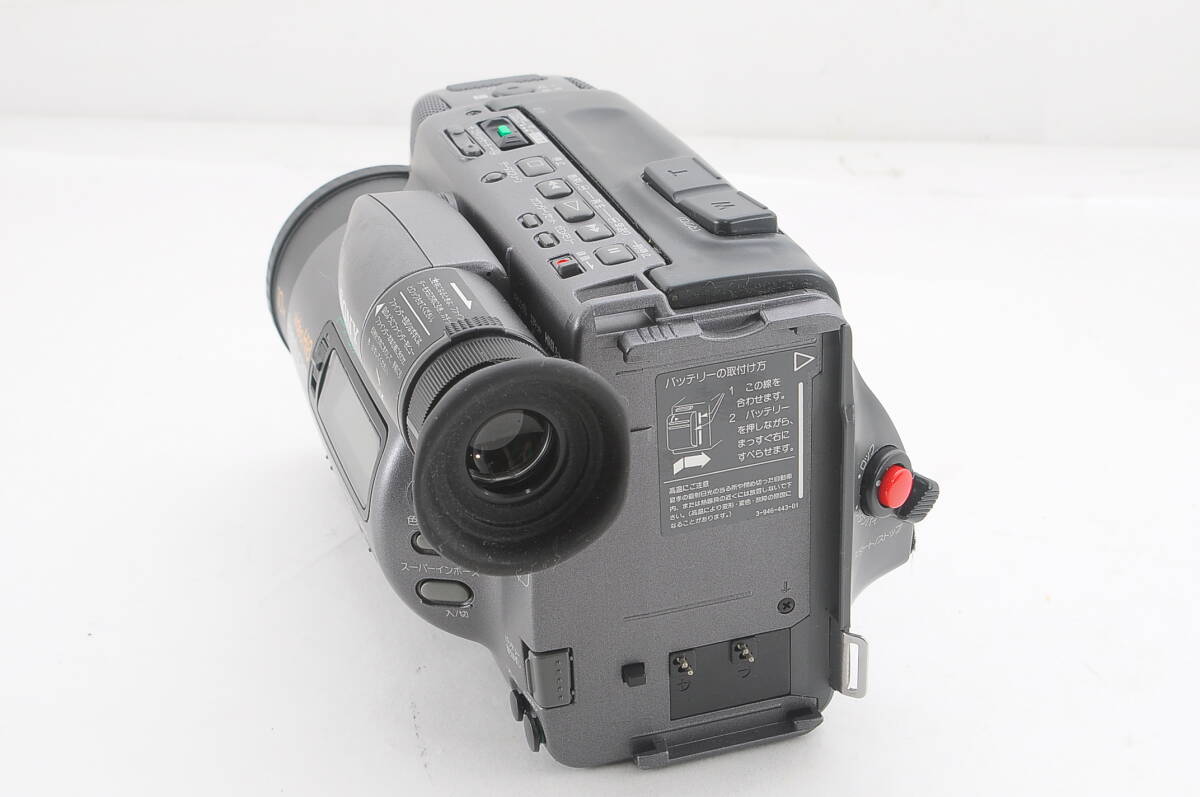 [キ MAC28]動作品 SONY Hi8 8ミリビデオカメラ CCD-TR900 ソニー デジタルビデオカメラ Handycam ハンディカム_画像3