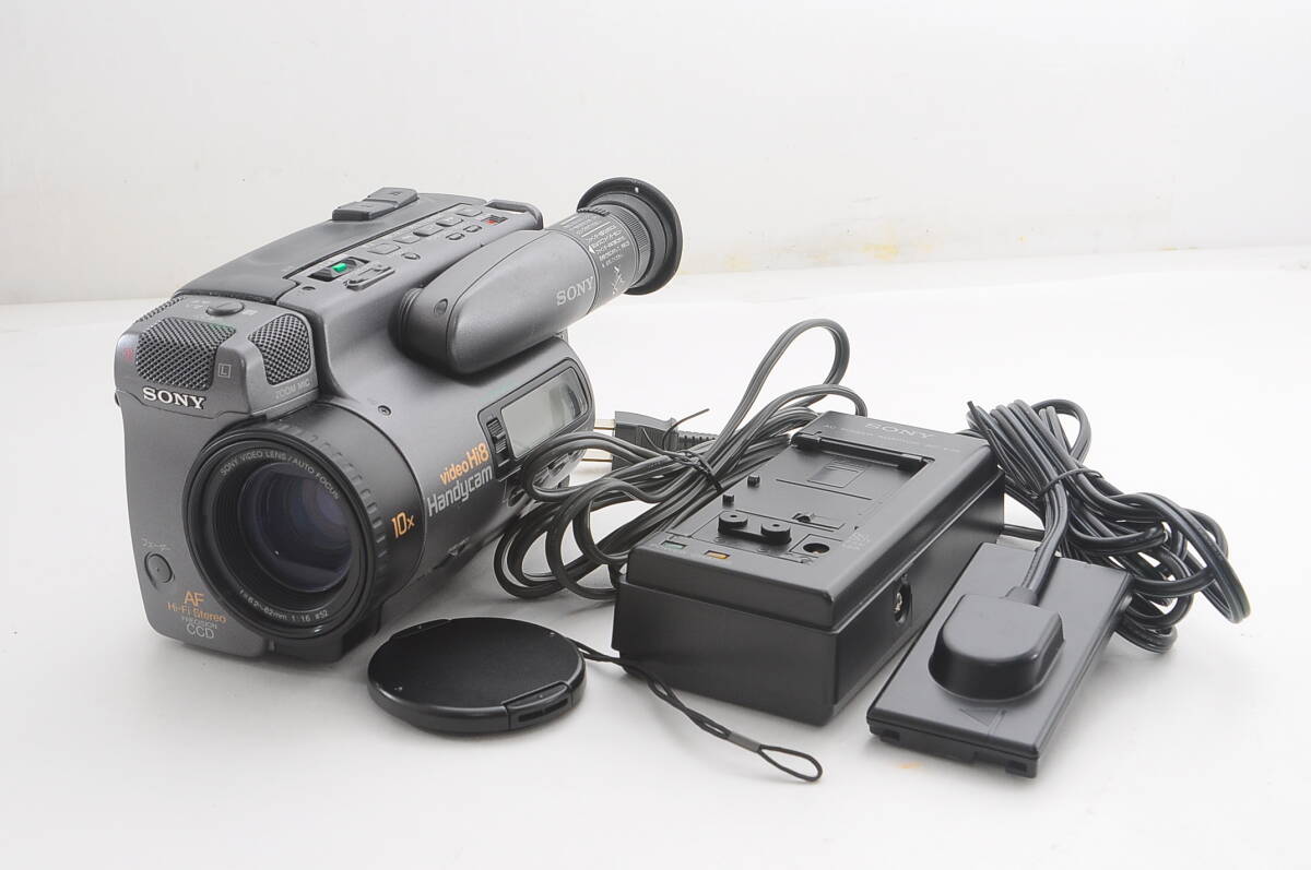 [キ MAC28]動作品 SONY Hi8 8ミリビデオカメラ CCD-TR900 ソニー デジタルビデオカメラ Handycam ハンディカム_画像1