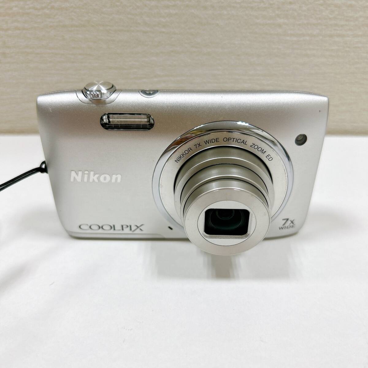 【ART-5332】Nikon COOLPIX S3400 ニコン コンパクトデジタルカメラ 7X 4.7-32.9mm 通電確認済 シルバー バッテリー デジカメ 付属品付の画像5