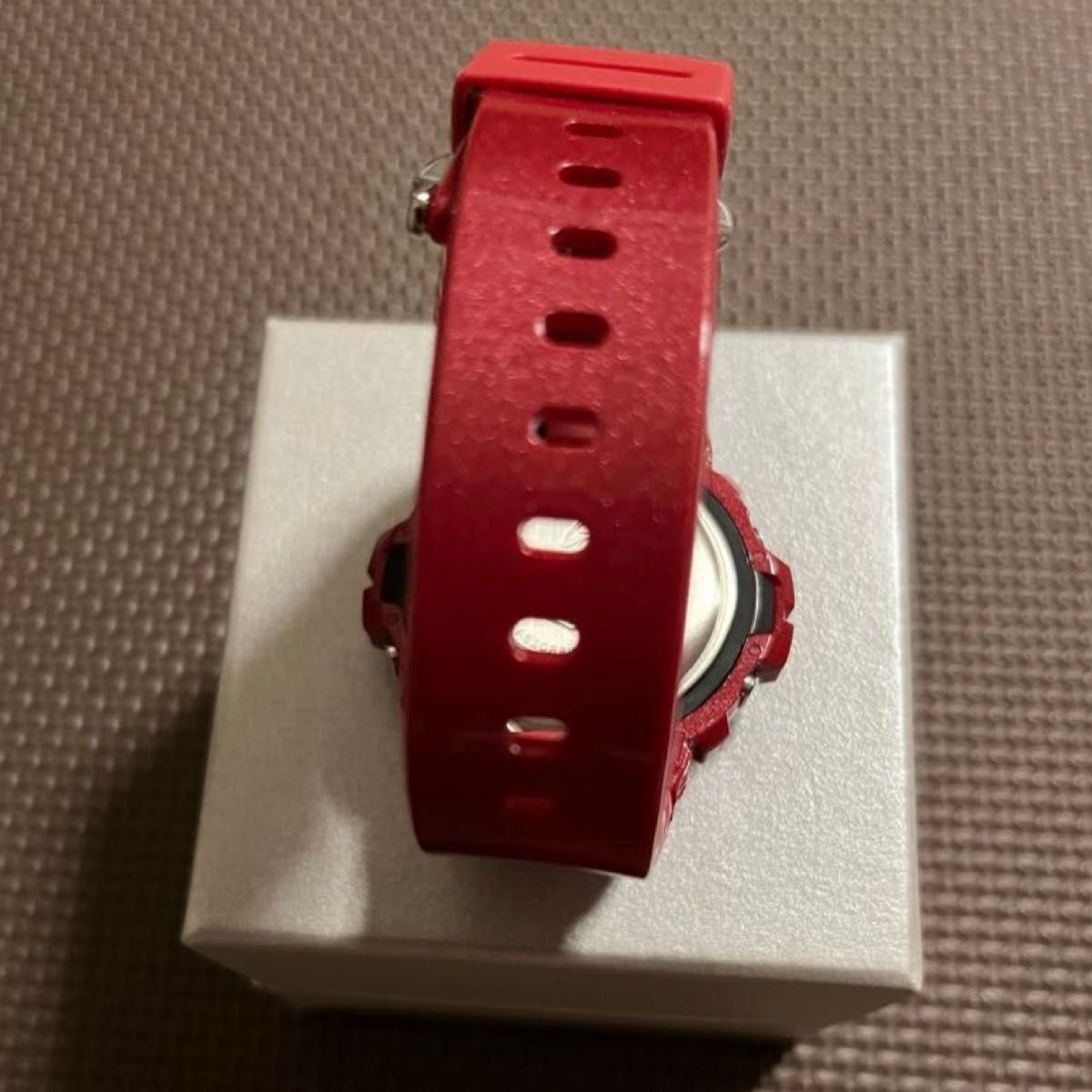 明日16日まで出品 極美品 G-SHOCK GMD-S6900SM メタリックレッド 明日16日まで出品 極美品 G-SHOCK GMD-S6900SM メタリックレッド