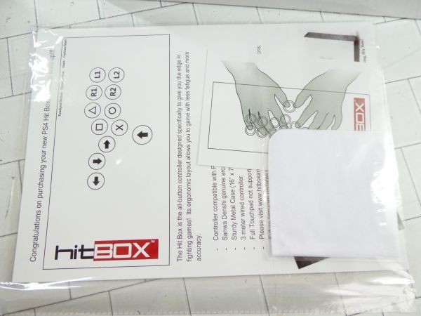 hitBOX PS4 Switch & PC レバーレスゲームコントローラー 日本語パッケージ 箱 取説 ケーブル付 キャリーバック欠品 コントローラー美品　m_画像3