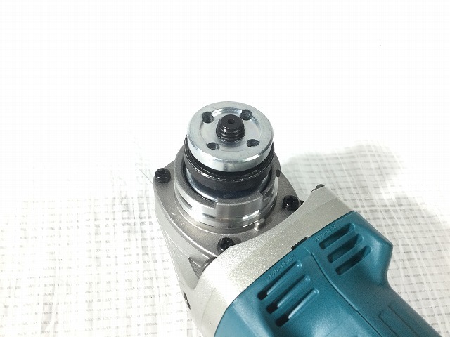 ☆未使用品☆makita 18V 100mm 充電式ディスクグラインダ GA404DRGXN バッテリー2個(18V 6.0Ah) 充電器 ケース付き 90541_画像8