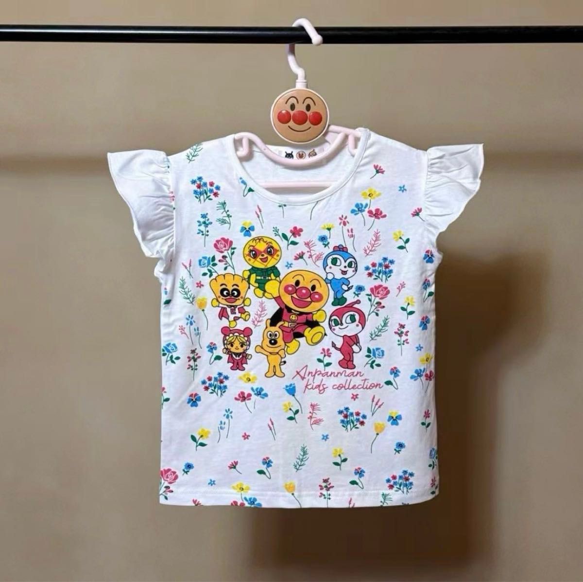 【新品】アンパンマン　子供Tシャツ　半袖　110 花畑