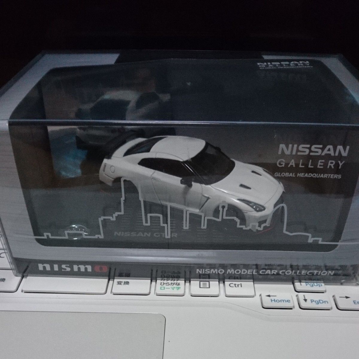 日産ディーラー特注 1/43 NISSAN GT-R NISMO R35 ブリリアントホワイトパール モデルカーコレクション
