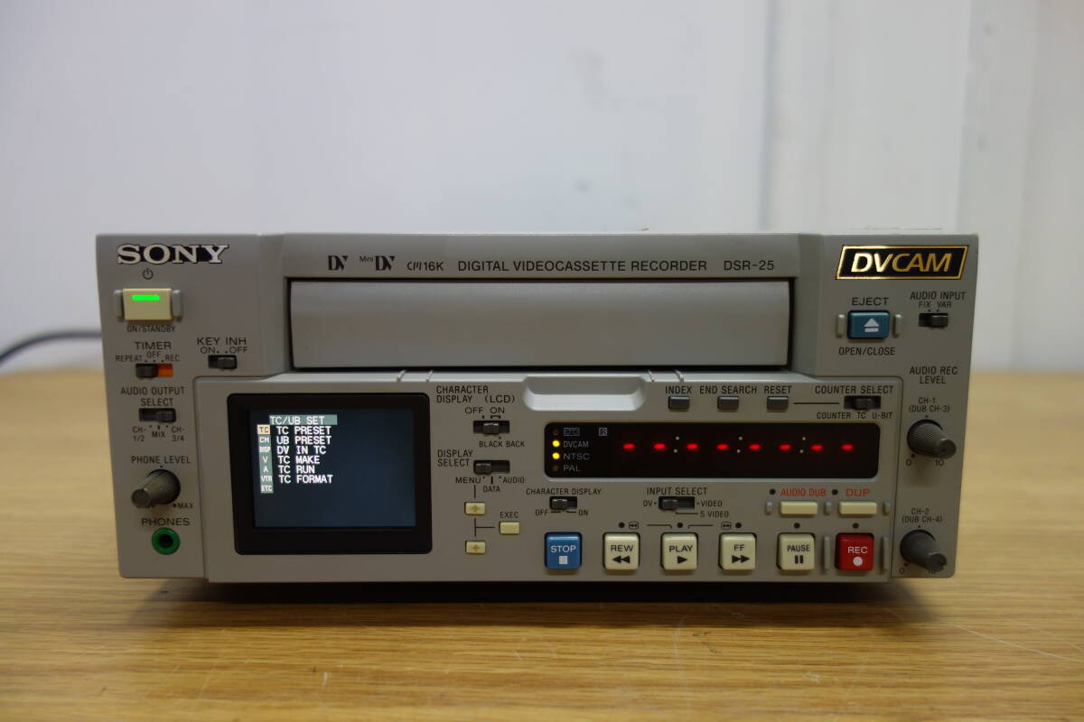 SONY DSR-25 デジタル ビデオカセットレコーダー 2005年製 通電可 業務用 ソニー DVCAM 中古 ジャンク品 管理100_画像1