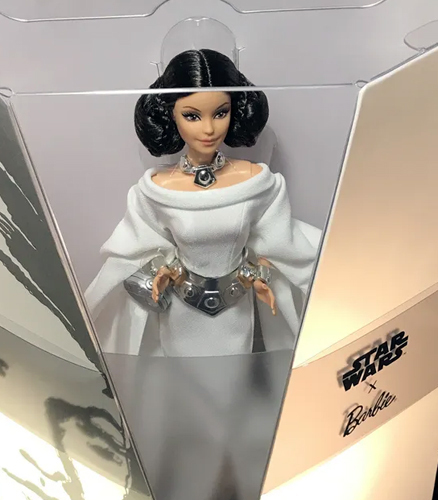 Barbie】スター・ウォーズ×バービーのコラボレーション Barbie】スター・ウォーズ×バービーのコラボレーション