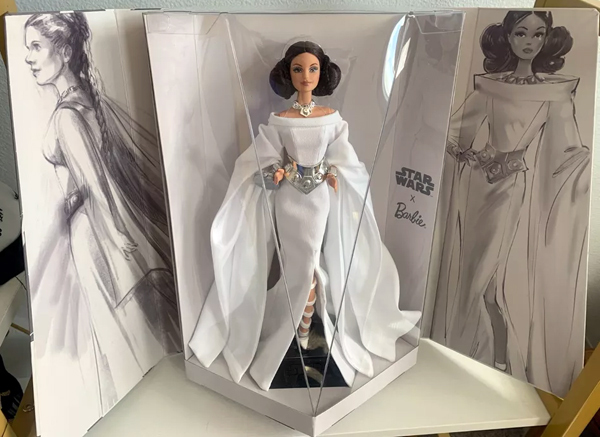 Barbie】スター・ウォーズ×バービーのコラボレーション Barbie】スター・ウォーズ×バービーのコラボレーション