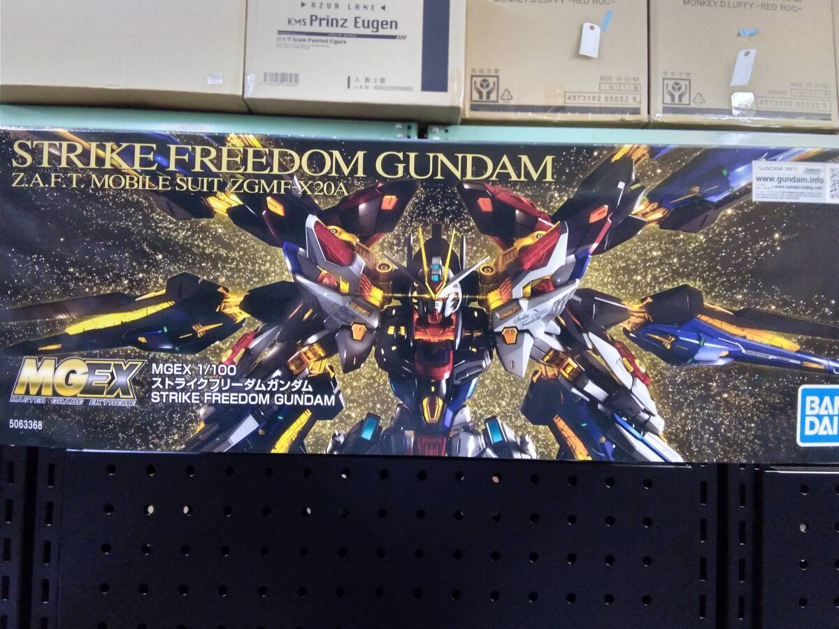  новый товар нераспечатанный BANDAI SPIRITS MGEX Mobile Suit Gundam SEED DESTINY Strike freedom Gundam 1/100 шкала цвет разделение завершено пластиковая модель 