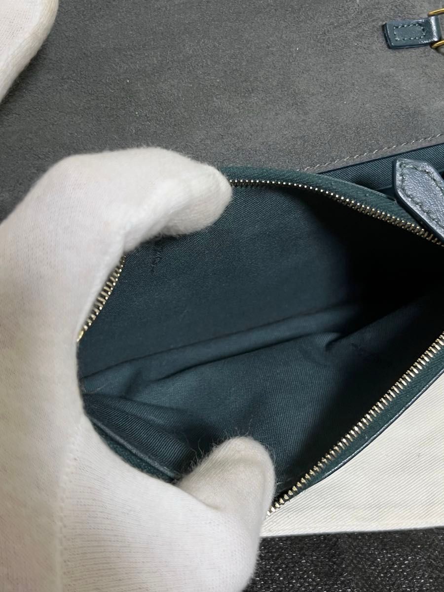 FENDI フェンディ マルチスタッズ チェーンウォレット FENDI フェンディ マルチスタッズ チェーンウォレット