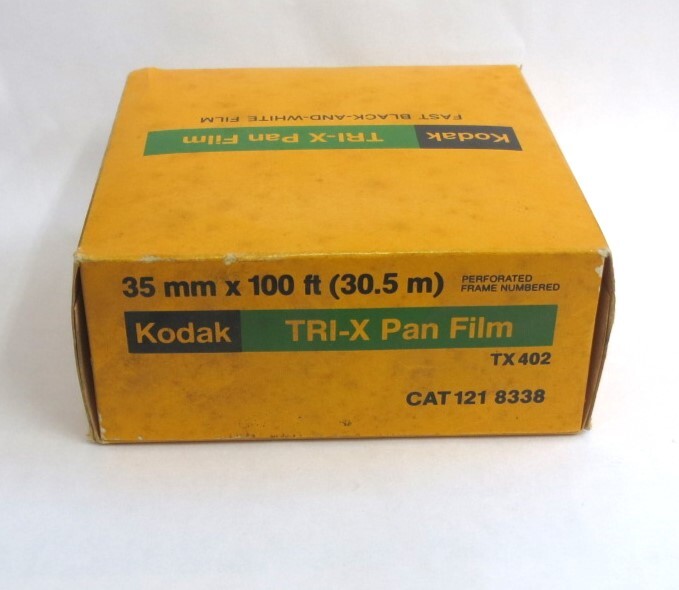 【5-133】Kodak コダック TRI-X Pan Film TX402 35mm×100ft 30.5mm 期限切れ フィルム フィート缶 未開封 ジャンク品_画像3