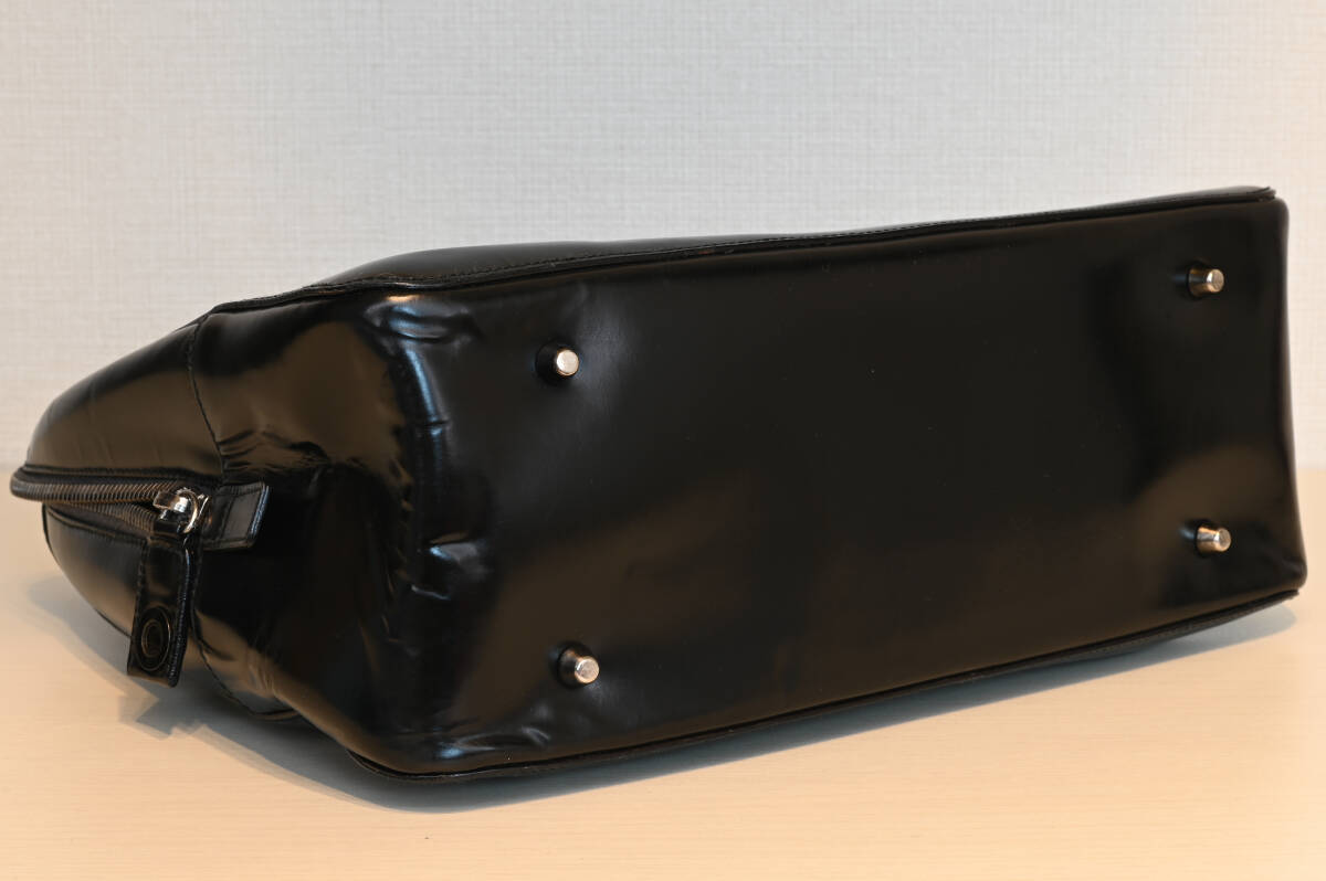 PRADA プラダ ハンドバッグ パテントレザー 鍵付き トートバッグ 肩掛け エナメル加工 の画像7