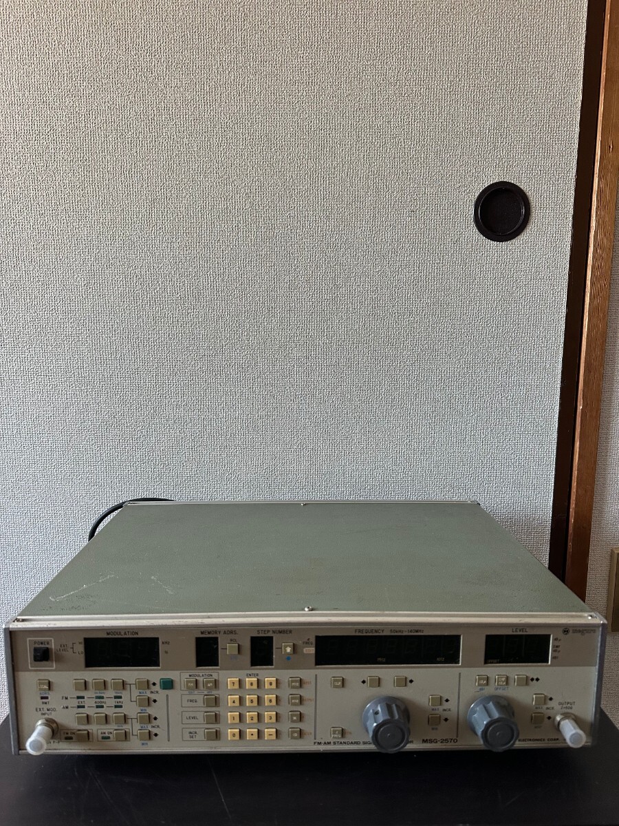 MEGURO FM AM STANDARD SIGNAL GENERATOR シグナルジェネレーター MSG-2570 ※簡易通電のみ確認_画像1