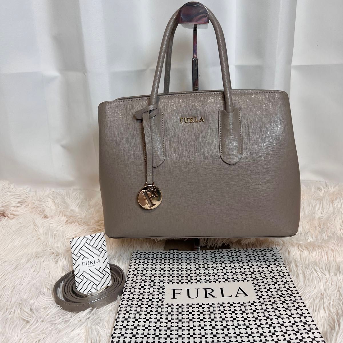 美品　FURLA　フルラ ショルダーバッグ 2way テッサ グレー　グレージュ ショルダー トートバッグ レザー ハンドバッグ